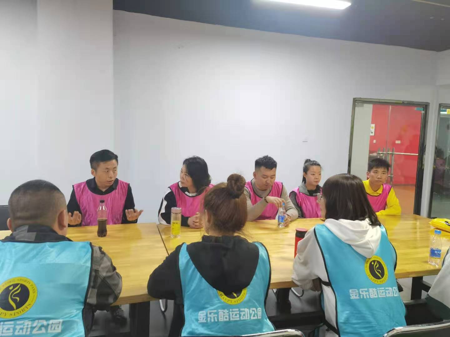 东方同创侯光锋总经理在拓展活动中发言
