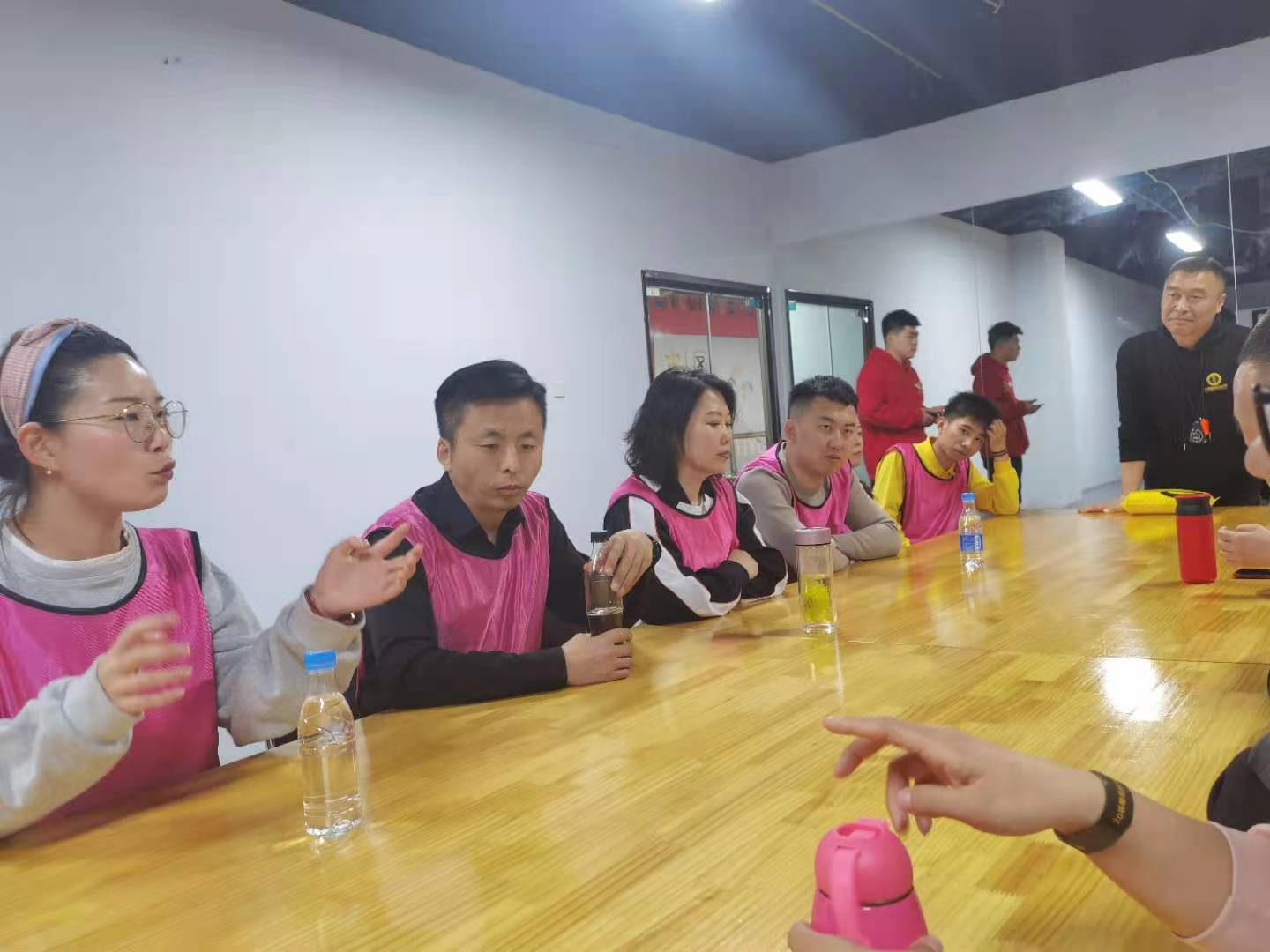 东方同创侯光锋总经理在拓展活动中发言
